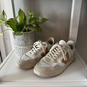 Veja Sneakers V 90 Style